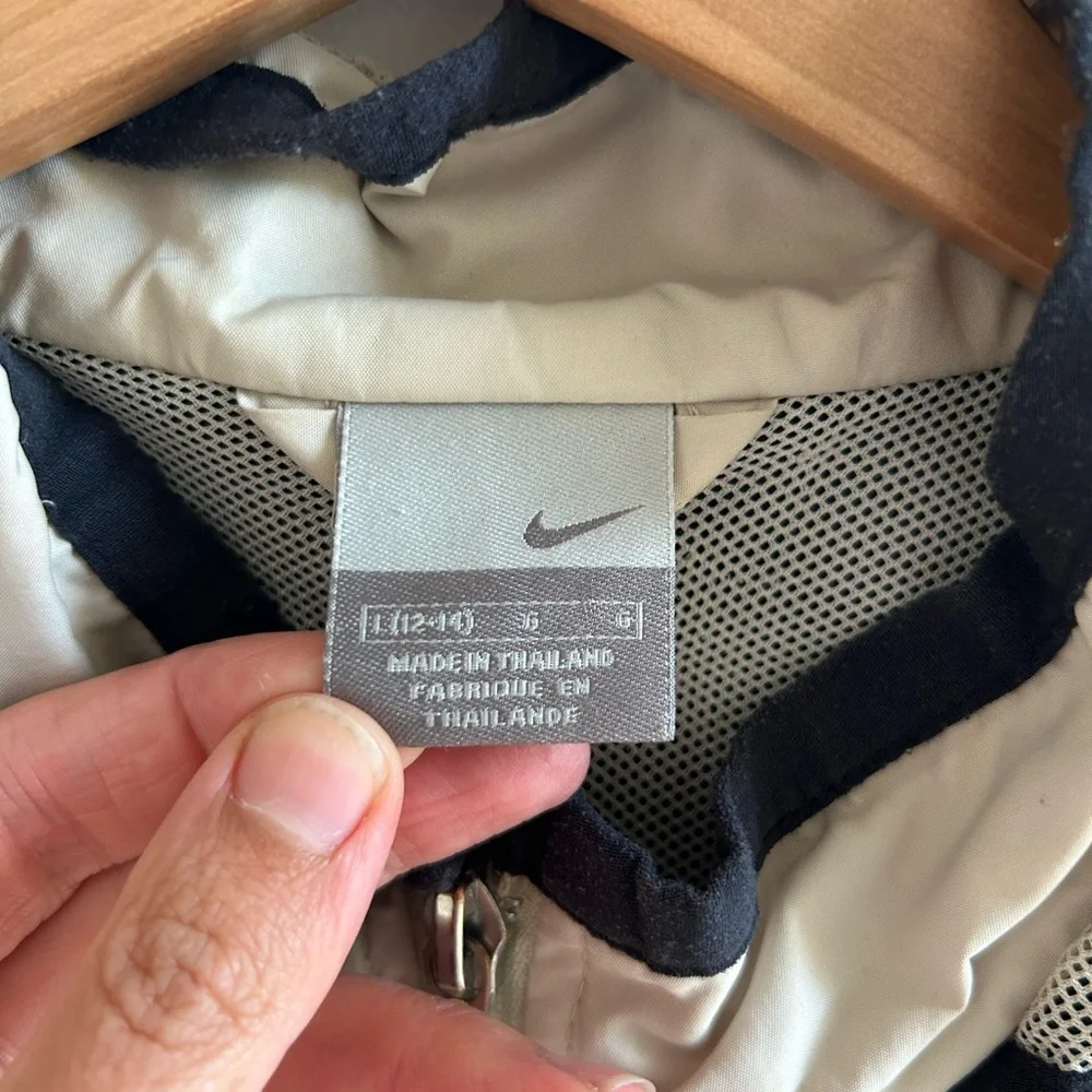 Nike Shell Jacket - Picture 3 of 5